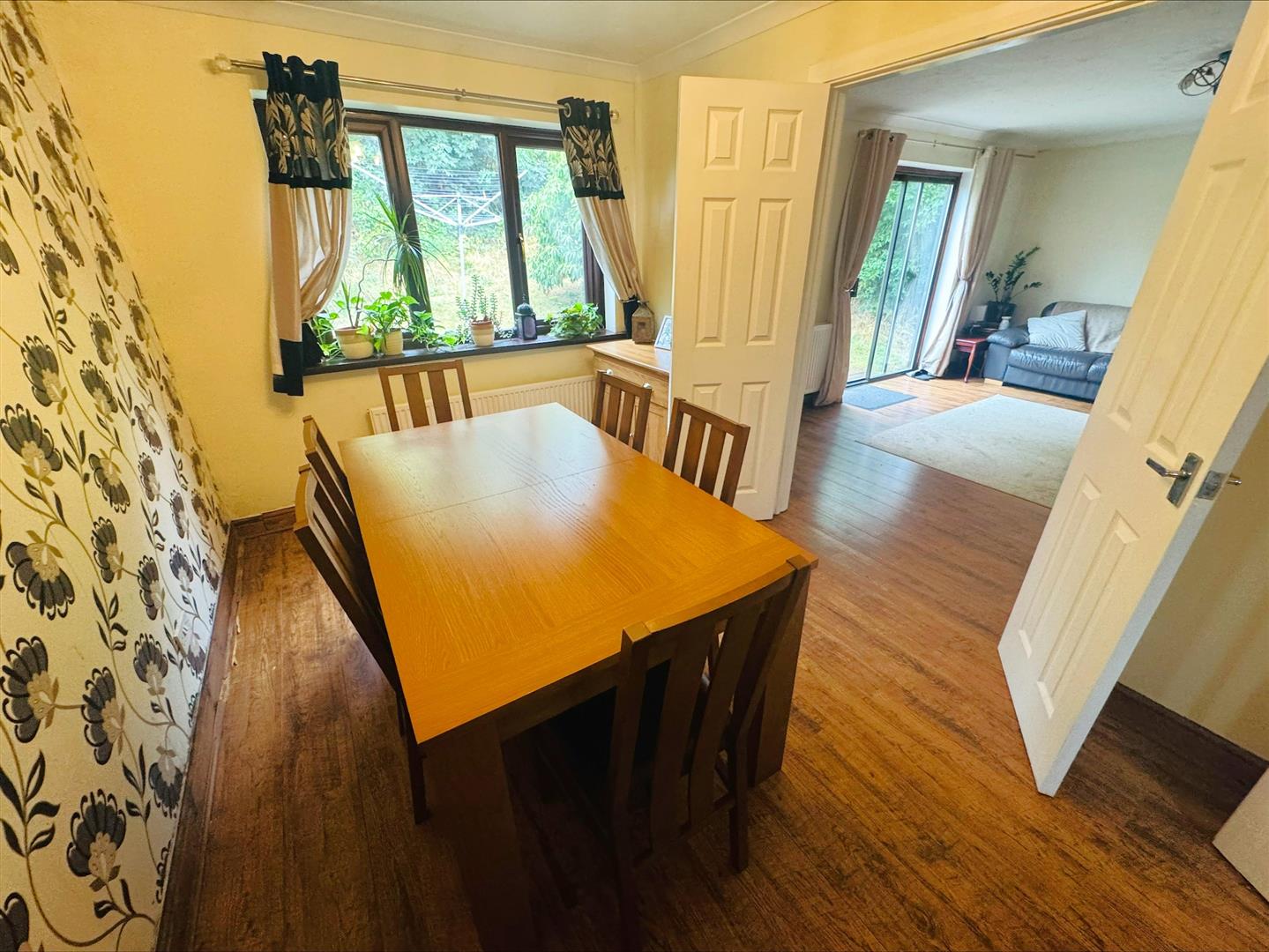 Llys Cilsaig, Dafen, Llanelli, SA14 8QT